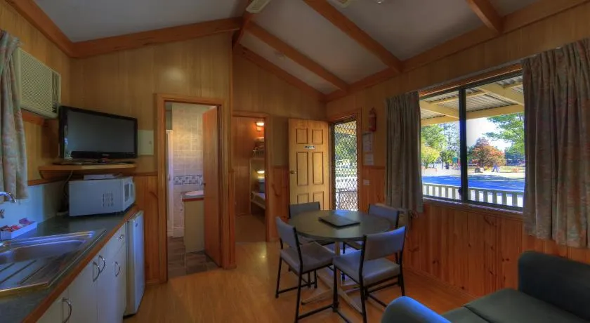 Beechworth Lake Sambell Caravan Park - Image 1