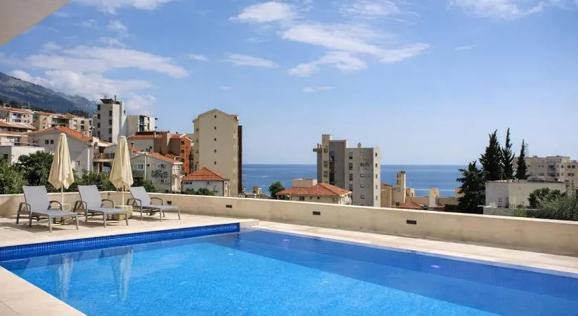 becici residance with pool & sauna - Image 1