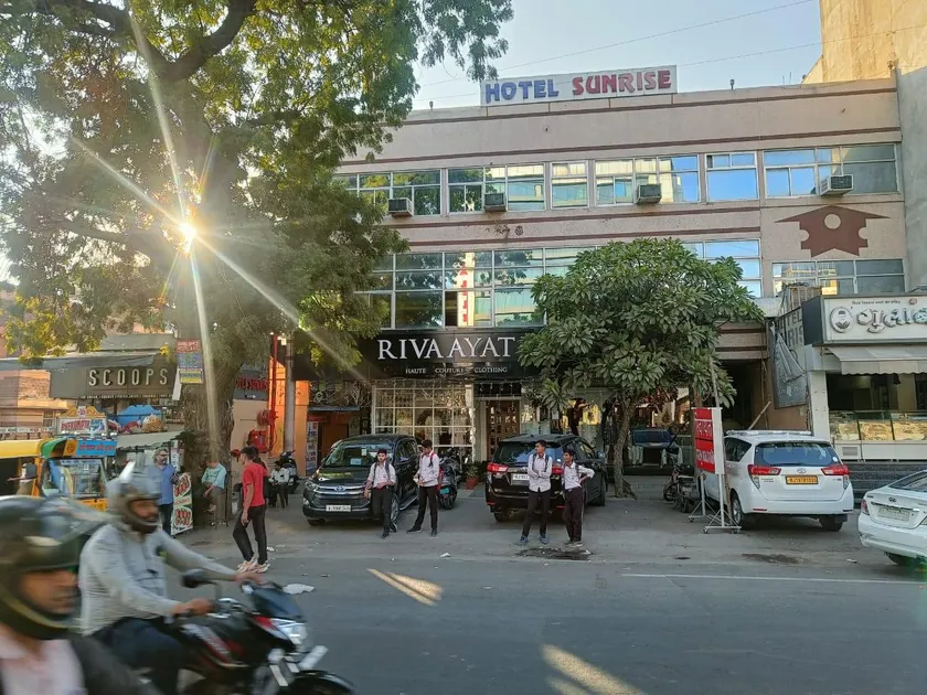 HOTELSUNRISE - Image 1
