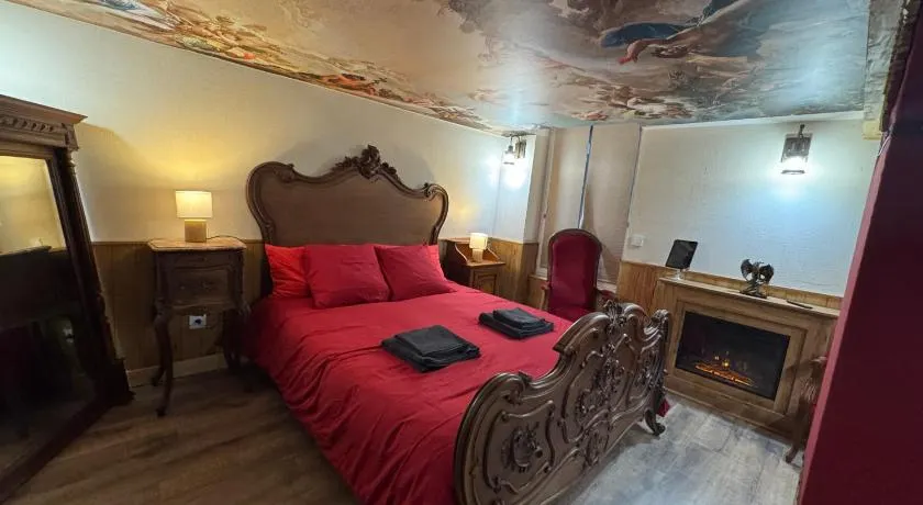 Alcôve Secrète Suite médiévale avec Spa - Image 1