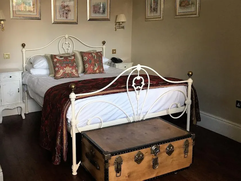 Balham Lodge - Image 1