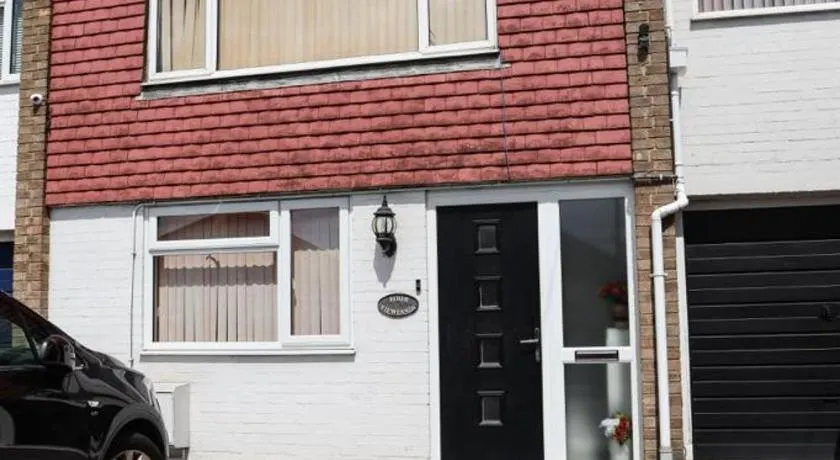 CHATHAM GUEST HOUSE - Image 1