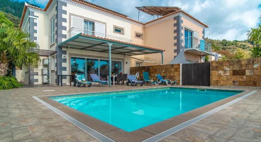 Vila Violla private swimming pool - Image 1