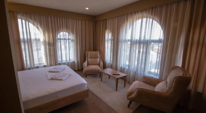 Sahati Hotel & Restaurant - Image 1