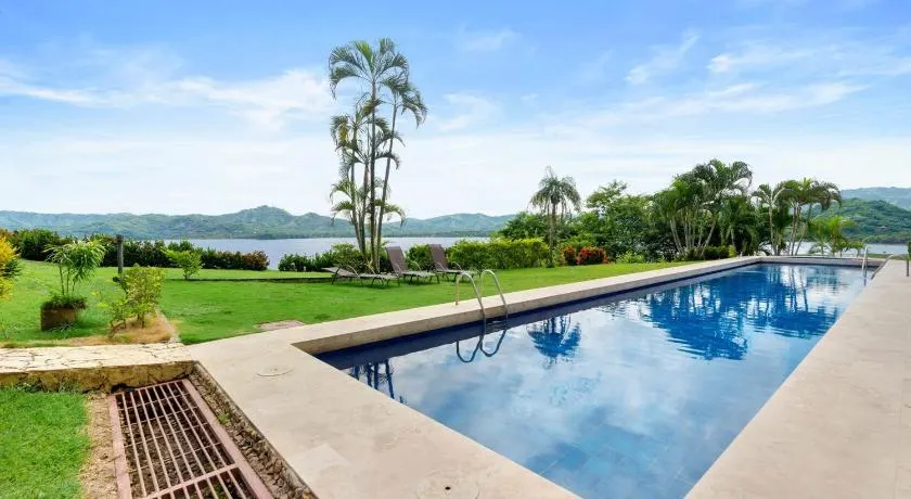 Ground-Floor Condo Near Beach & Marina by SPCR - Image 1