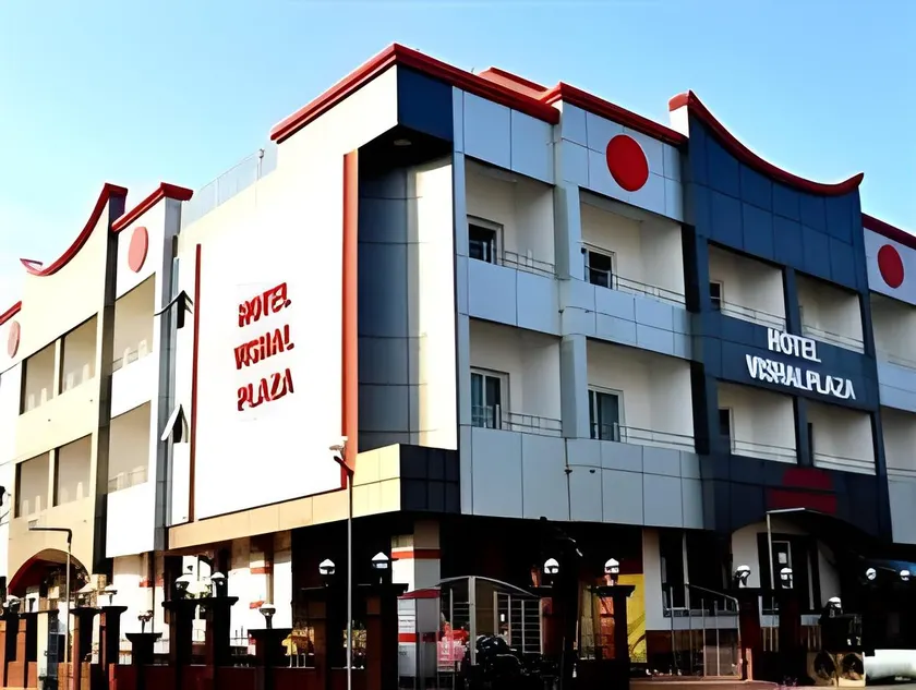 Hotel Vishal Plaza - Image 1