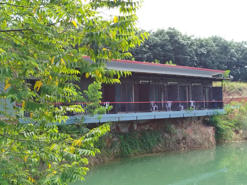 Lake View Resort - Image 1