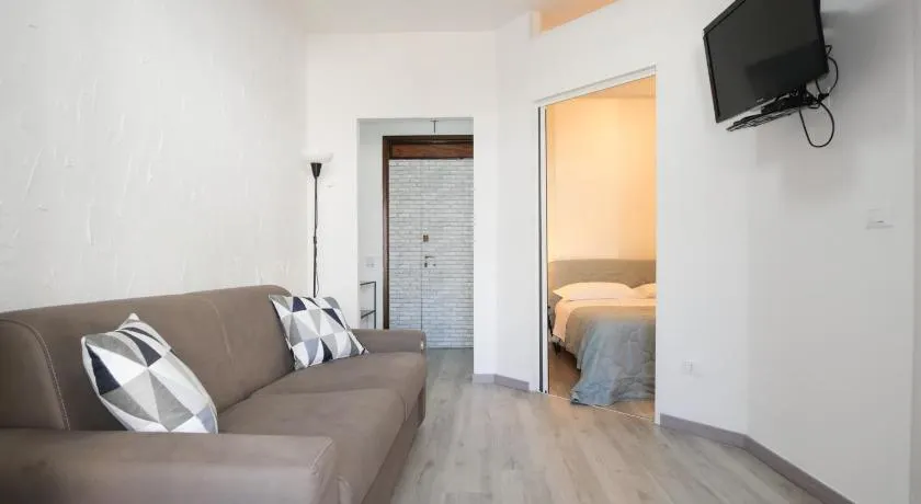 Yuna Rent - Oasi sul Mare - Beachside Apartment - Image 1