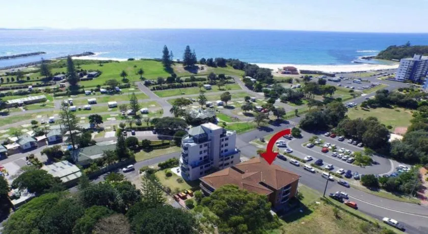 Paradise Court 1 - Image 1