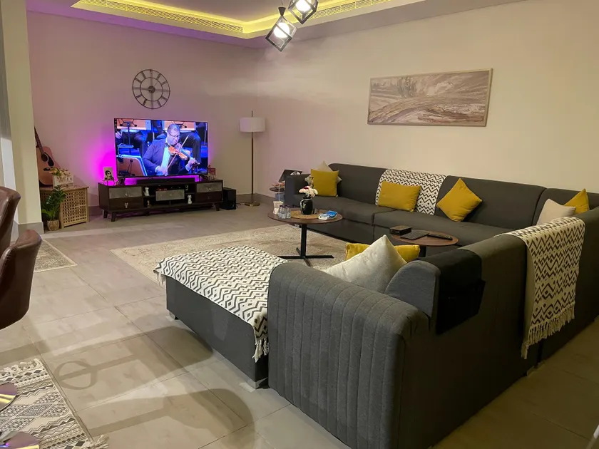 Apartment in a compound - Image 1