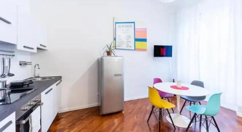 Isola Loft 5 Minutes Walk From Garibaldi Station - Image 1