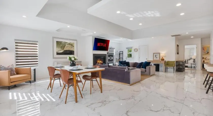 Serene Luxe Residence near Rose Bowl-2BR Front House - Image 1