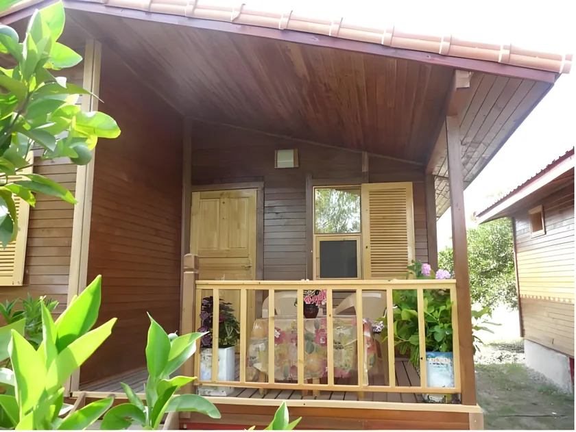 Three Islands Bungalow - Image 1