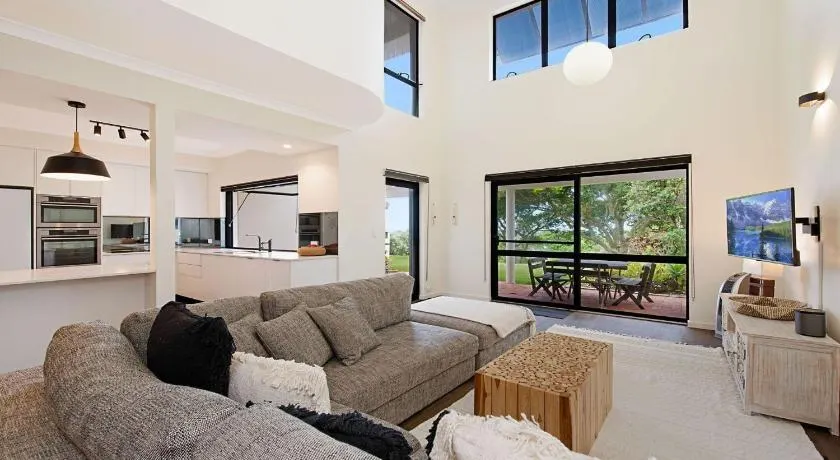Wilson Avenue Dicky Beach QLD - Image 1