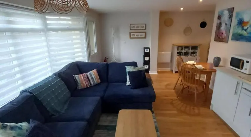 Moore Apartment - Image 1