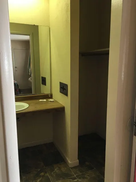Florence Inn And Suites - Image 1
