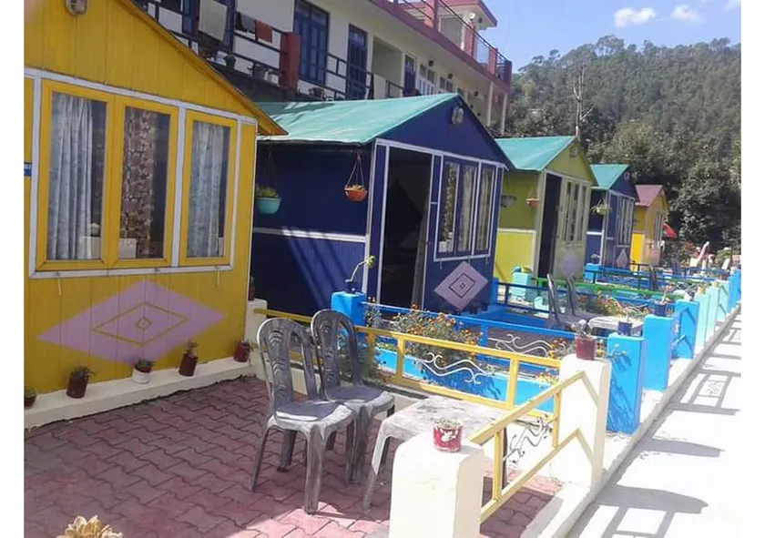 Himvadi Resorts Kausani - Image 1