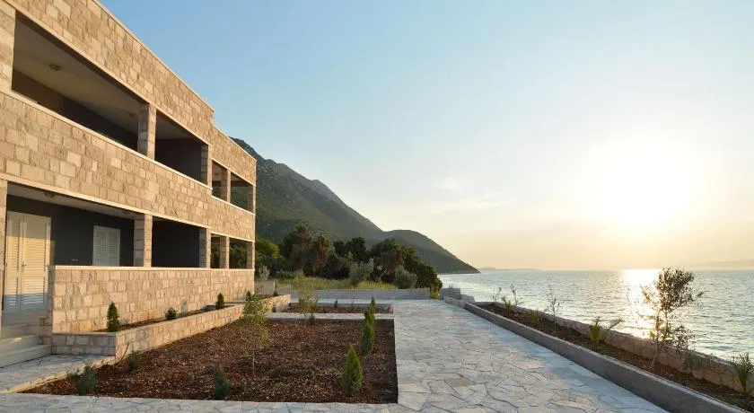 Apartments Dubas - Image 1