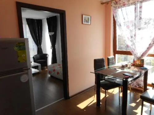 Villa Astoria 3 Apartment - Image 1