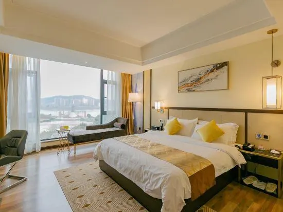 Binjiang Celebrity Holiday Hotel - Image 1