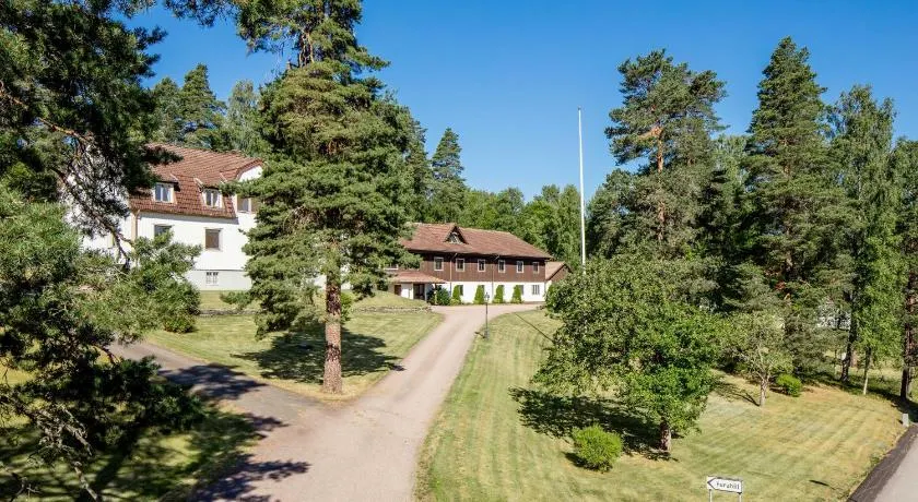 Hestra Guesthouse - Image 1