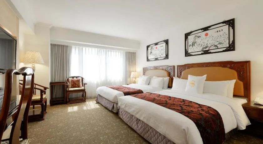 Hotel Sunshine - Image 1