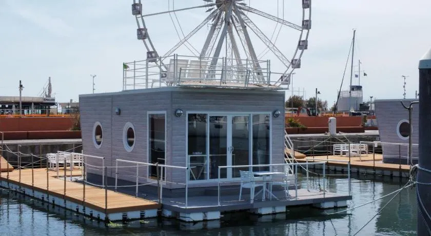 House Boat Rimini Resort - Image 1