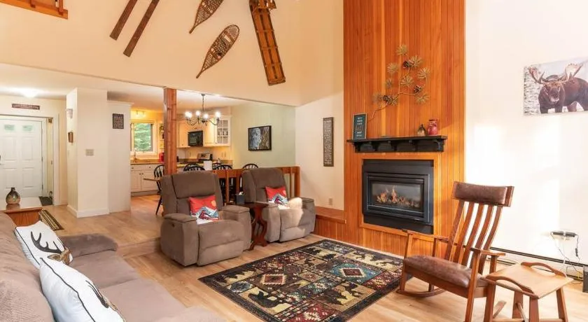 Family-friendly townhouse in a great location! - Image 1