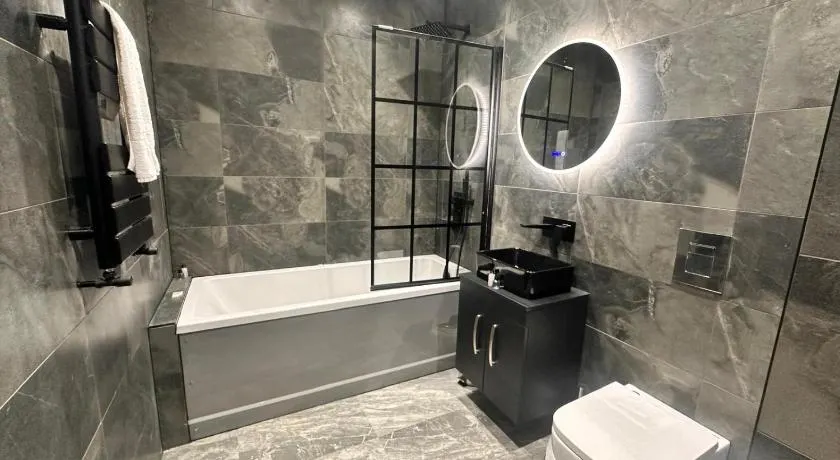 Under New Top Rated Management I Stylish 2BR Apartments I Central Hub I Free Parking I Work Ready Amenities - Image 1