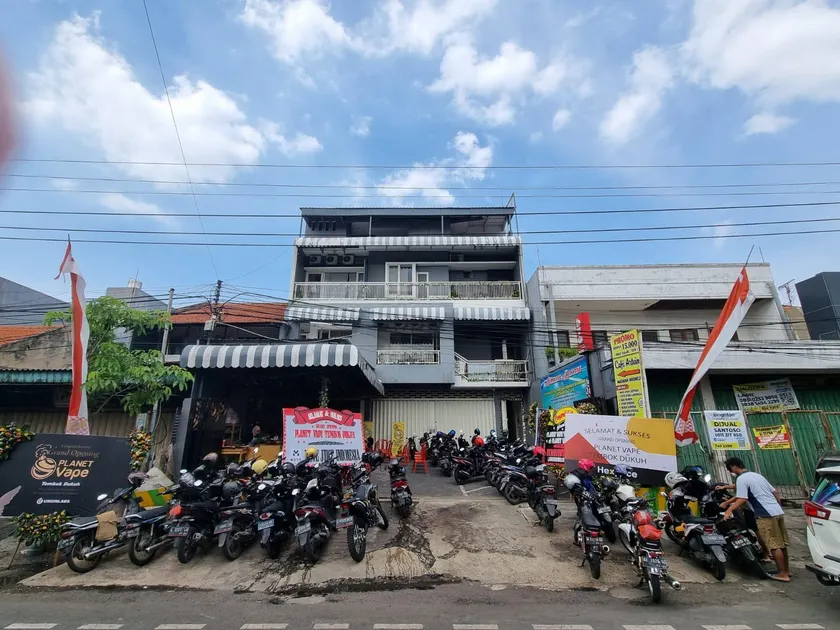 Central City Family Residence - Image 1