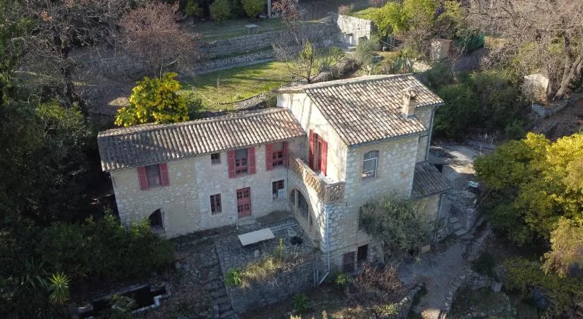 Domaine des Petites Sœurs à 800m du centre historique avec 5200m2 de parc arboré - Image 1