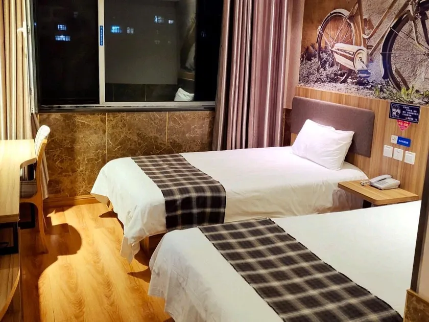 Eaka 365 Chain Hotel (Pingxiang Zhonghua Road Branch) - Image 1