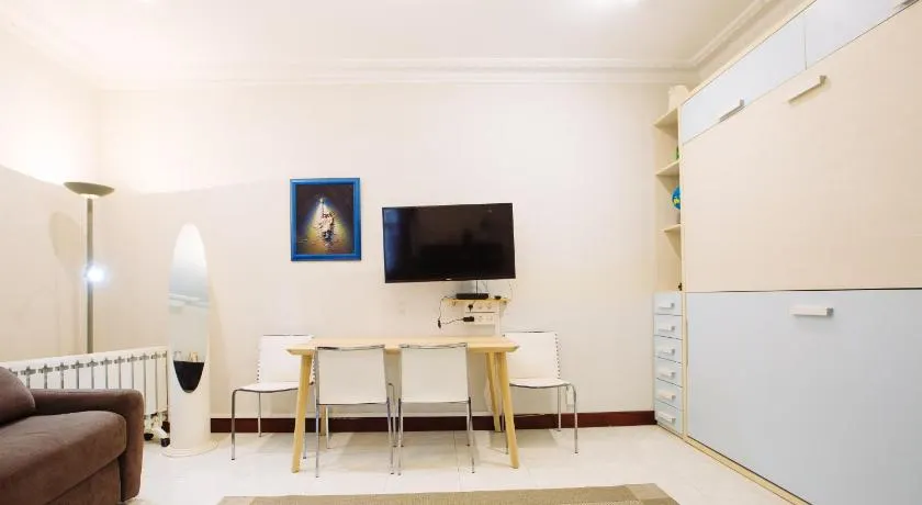 APARTAMENTO CENTRICO JUNTO ESTACION TREN Y AUTOBUS - Image 1