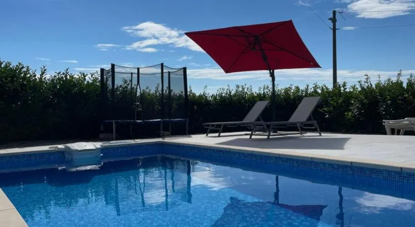 Rock'n'jazz apartment with swimming pool and beautiful sea view - Image 1