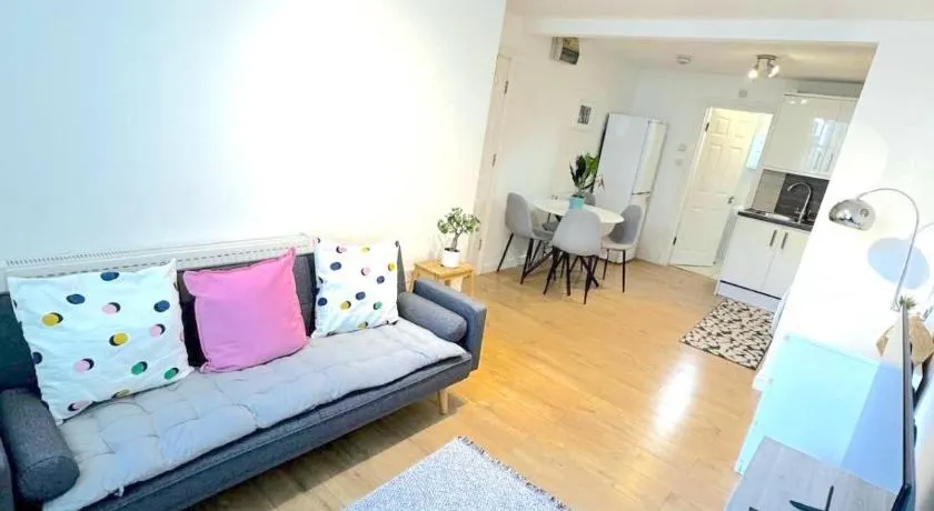1 Bed Flat London a step to Emirates Stadium - Image 1