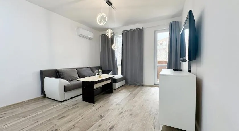 Modern Nest Varna - free parking - Image 1