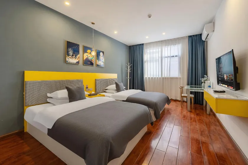 Anning Encounter Hotel (Wuyue Plaza Branch) - Image 1
