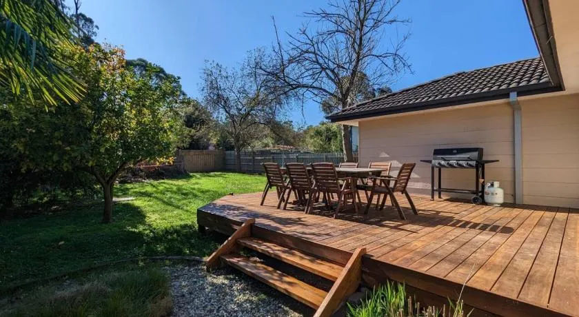 Sandys Retreat, wineries, sanctuary, pets, main st - Image 1