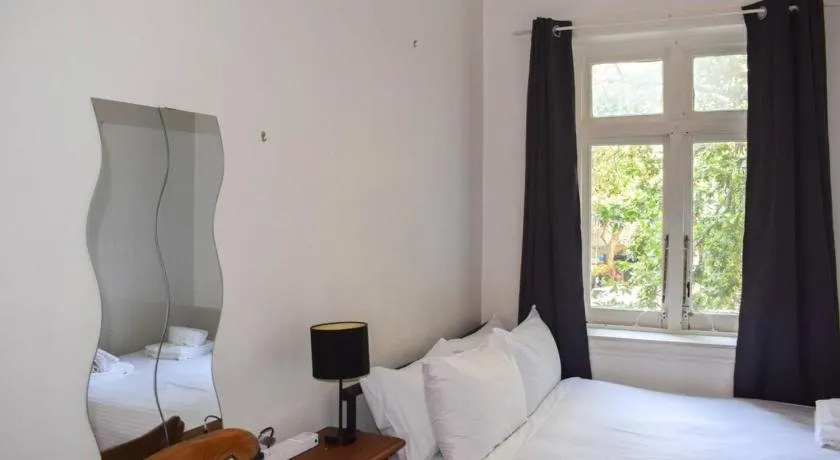1 Bedroom Apartment With Incredible Location - Image 1