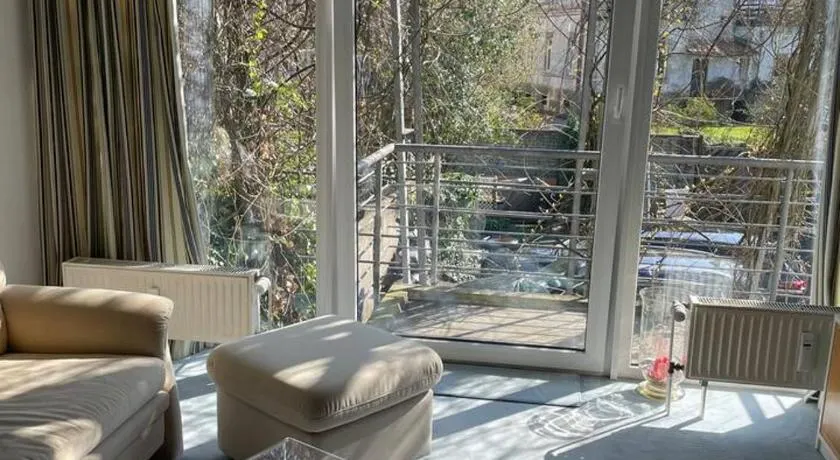 Schöne Wohnung in zentraler Lage im Ruhrgebiet - Image 1