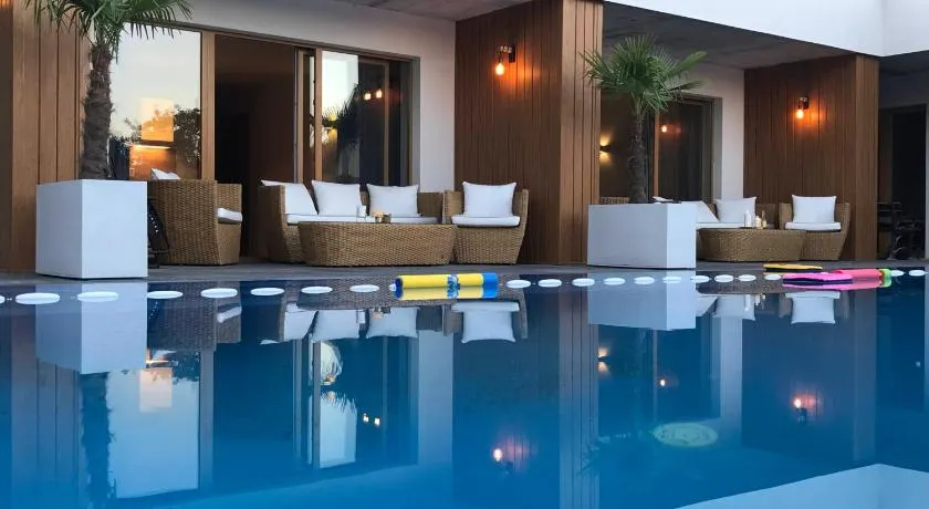 Bryza Morska Ferienhaus zur Alleinnutzung mit Swimmingpool Sauna Whirlpool und mit Garten - Image 1
