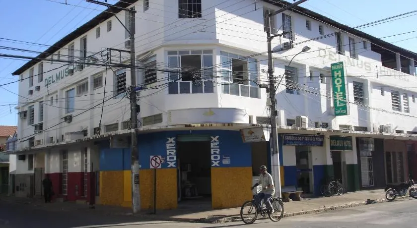 Delmus Hotel - Image 1