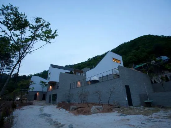 Poolvilla Rym - Image 1