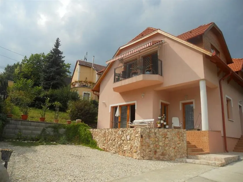 Hejő Apartman - Image 1