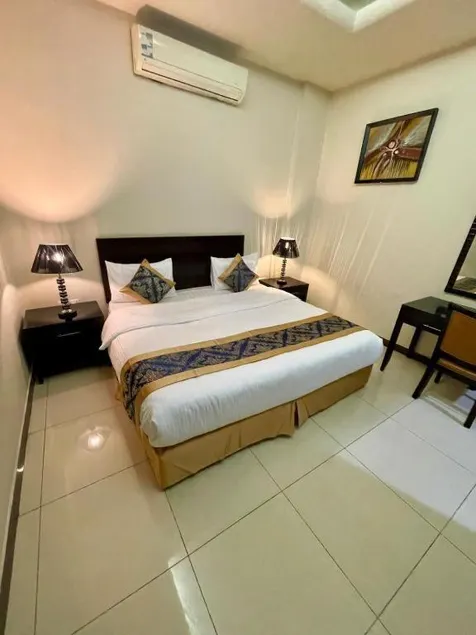 Quiet Rooms 8 Serviced Apartments - Image 1