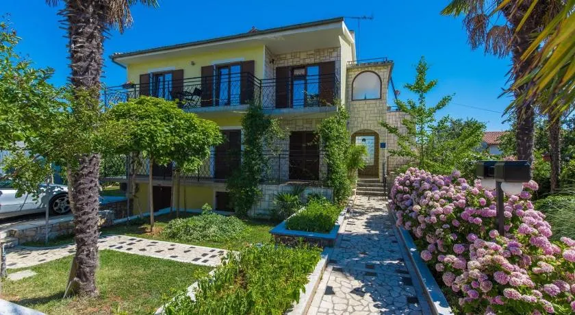 Apartment Complex Villa Dolce Maro Porec - Image 1