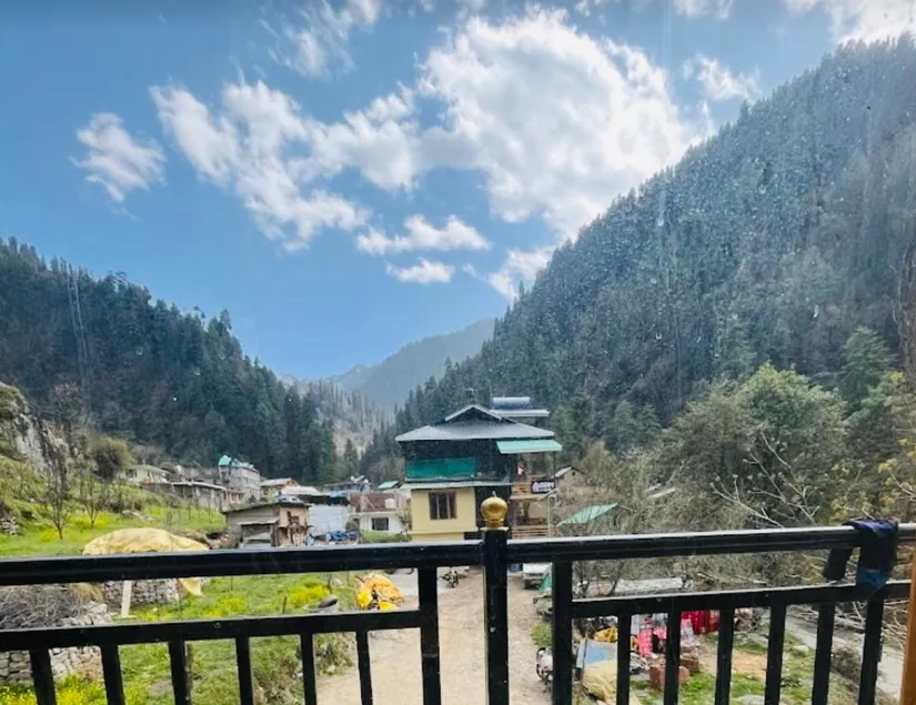 Saraji guest house jibhi - Image 1