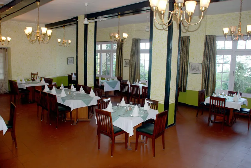 Alasia Hotel - Image 1
