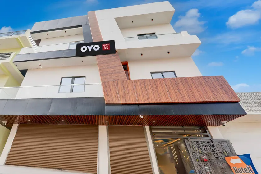 Hotel O Cozy Inn - Image 1