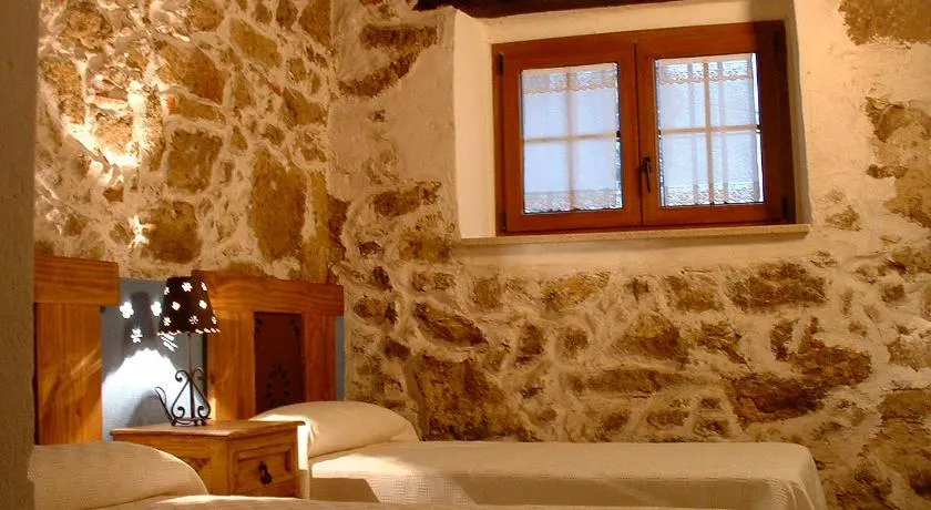 Apartamentos Rurales La Antigua Fonda - Image 1